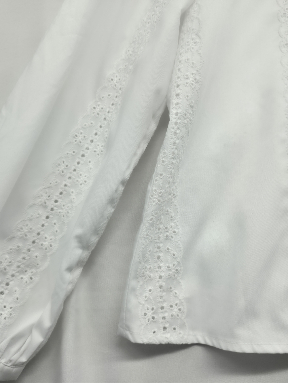 Indigo Rose White Eyelet Lace Blouse NWT Boho Cottagecore Split Neck Long Sleeve - Picture 6 of 16